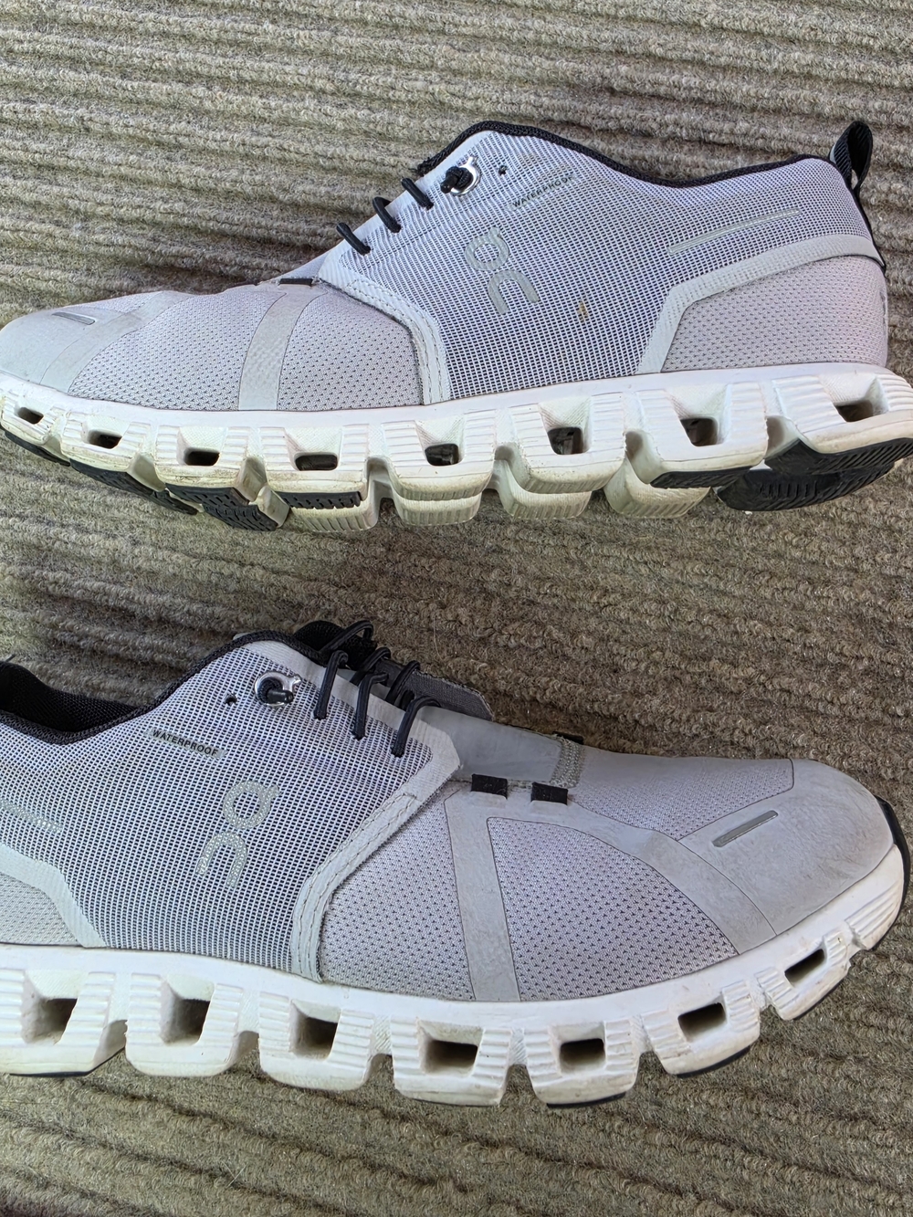 On Cloud 5 Waterproof Running Shoes Women’s Size 7.5 Glacier Gray/white